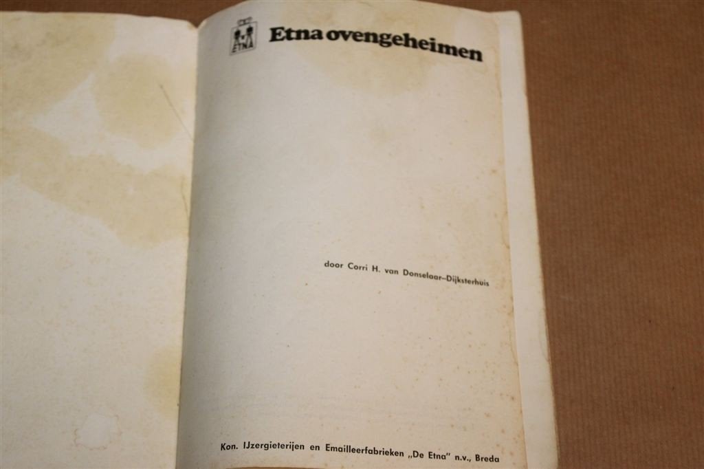 Etna Ovengeheimen — Bakrecepten en Ovengerechten Vintage, Ophalen of Verzenden, Gelezen, Italië