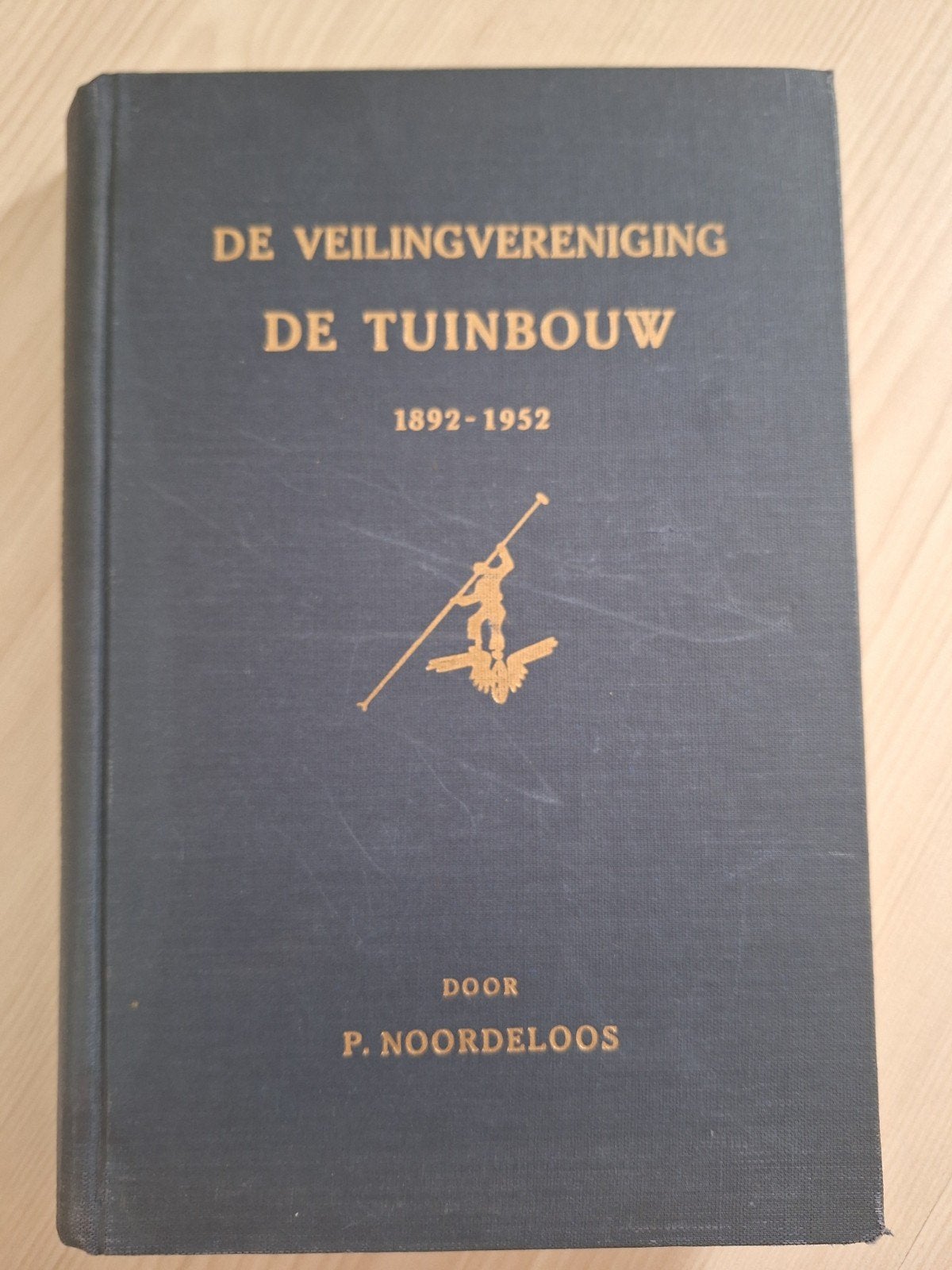 Gedenkboek De Veilingvereniging De Tuinbouw 1892-1952, Ophalen of Verzenden, Gelezen, P. Noordeloos, Nederland