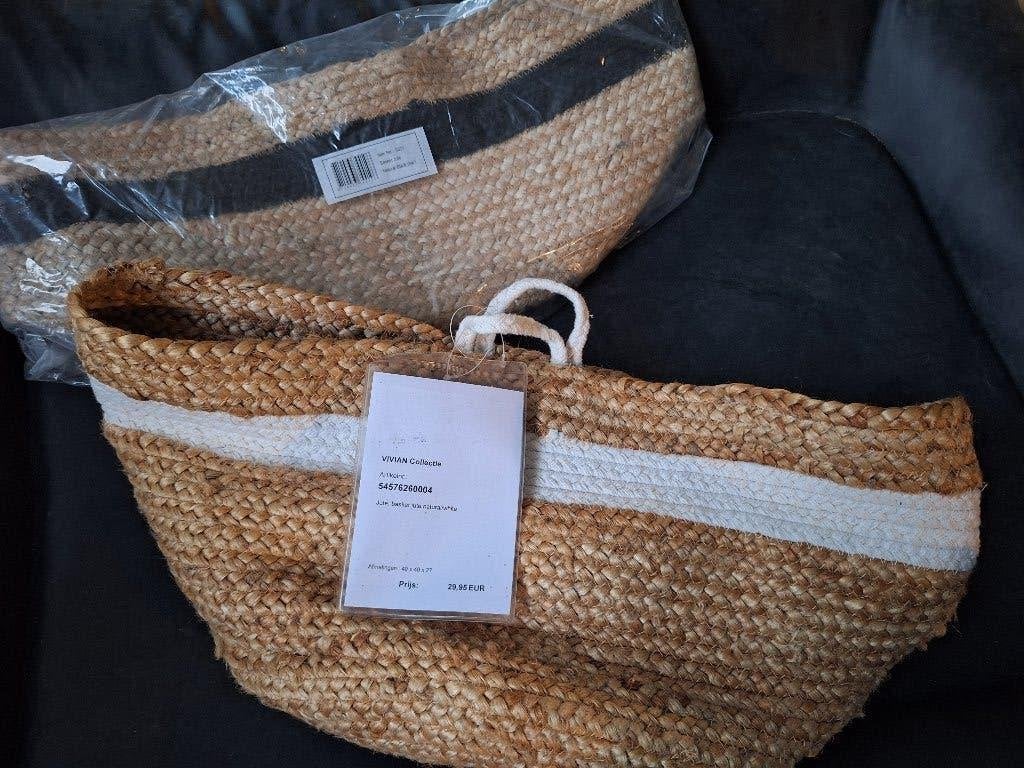 Rieten manden. nieuw. Zowel met zwarte bies als met wit, Huis en Inrichting, Woonaccessoires | Schalen en Manden, Mand, Nieuw