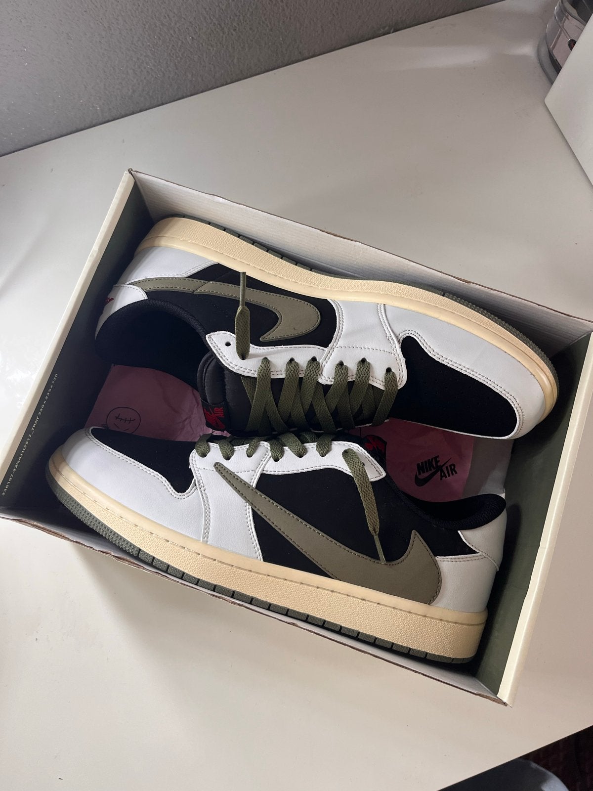 Nike Air Jordan 1 Low Travis Scott Olive, Zwart, Nieuw, Ophalen of Verzenden, Sneakers of Gympen