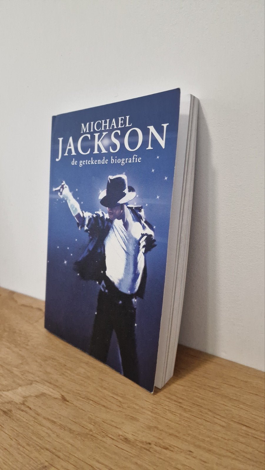 Michael Jackson: De Getekende Biografie, Verzenden