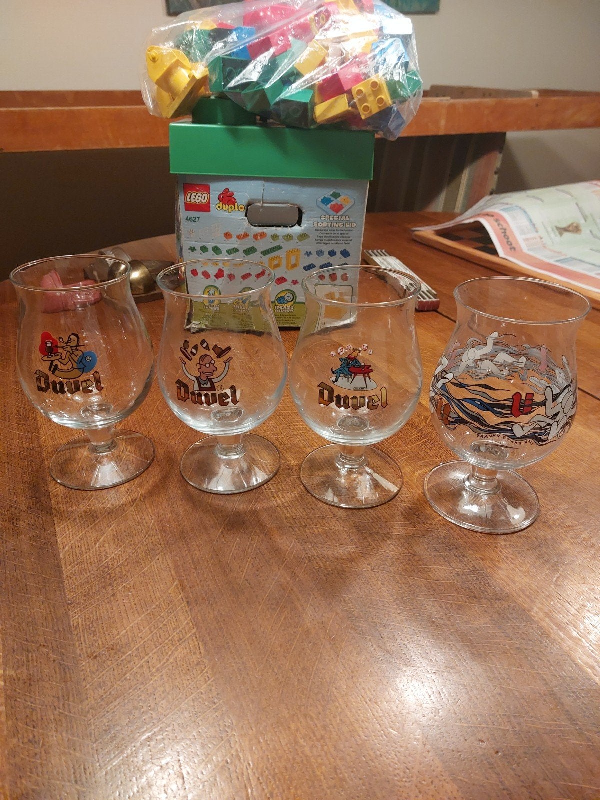 Duvel Glazen Collectie: Schilder, Jongleur, Muzikale Koe, Fr, Ophalen of Verzenden
