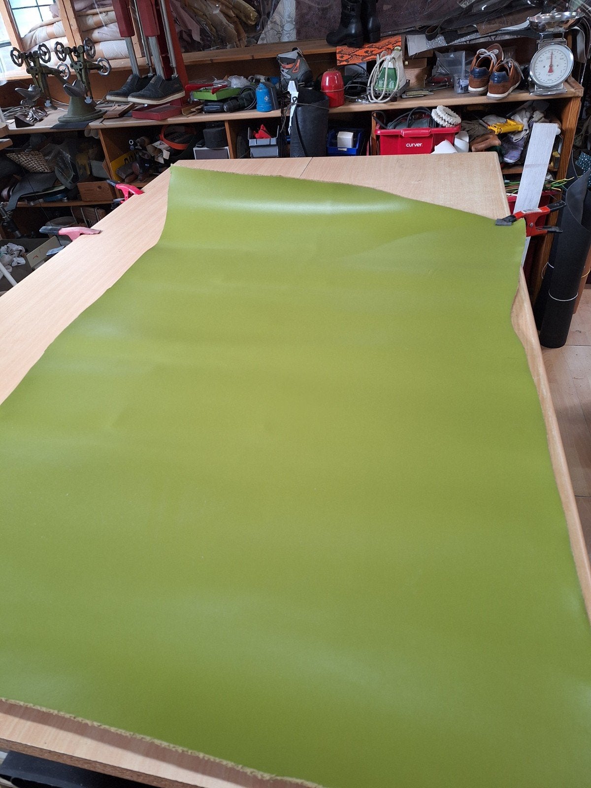 Hele mooie huid split Tuigleder, licht groen., Leer of Kunstleer, Nieuw, Ophalen of Verzenden, 30 tot 120 cm