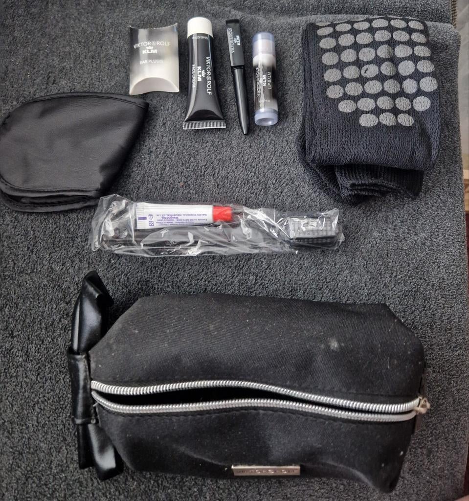 KLM Viktor & Rolf Amenity Kit - Nieuw, Ophalen of Verzenden, Nieuw, Overige typen