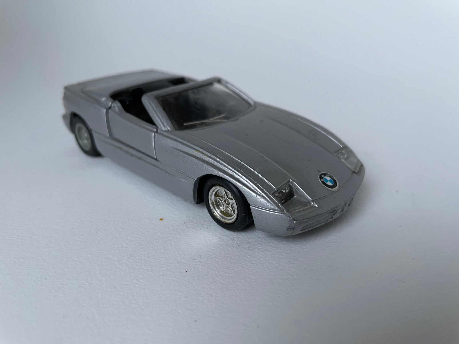 model BMW Z1, met ‘zakdeuren’ grijs, MCToy, 1/38, Hobby en Vrije tijd, Ophalen of Verzenden, Gebruikt, Auto