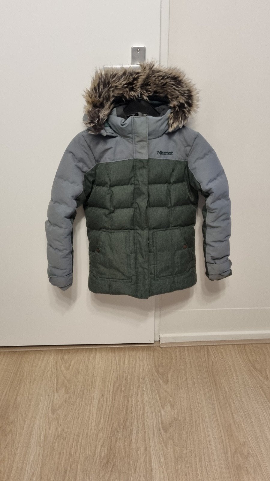 Marmot kinder winterjas met capuchon en bontkraag, Ophalen of Verzenden, Gebruikt, Marmot, Jongen of Meisje