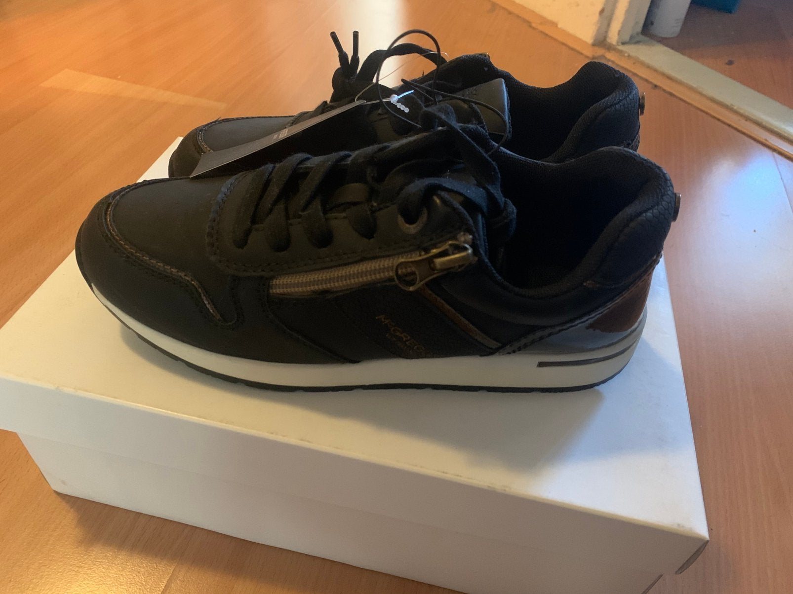 Dames sneakers maat 37 *Nieuw*, Zwart, Nieuw, Ophalen of Verzenden, Sneakers of Gympen