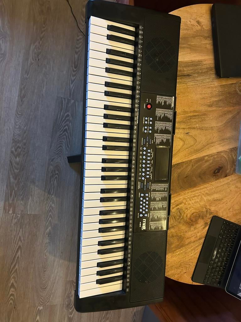 Max Music KB4 Keyboard Bundle, Muziek en Instrumenten, Keyboards, Ophalen of Verzenden, Zo goed als nieuw, 61 toetsen, Overige merken