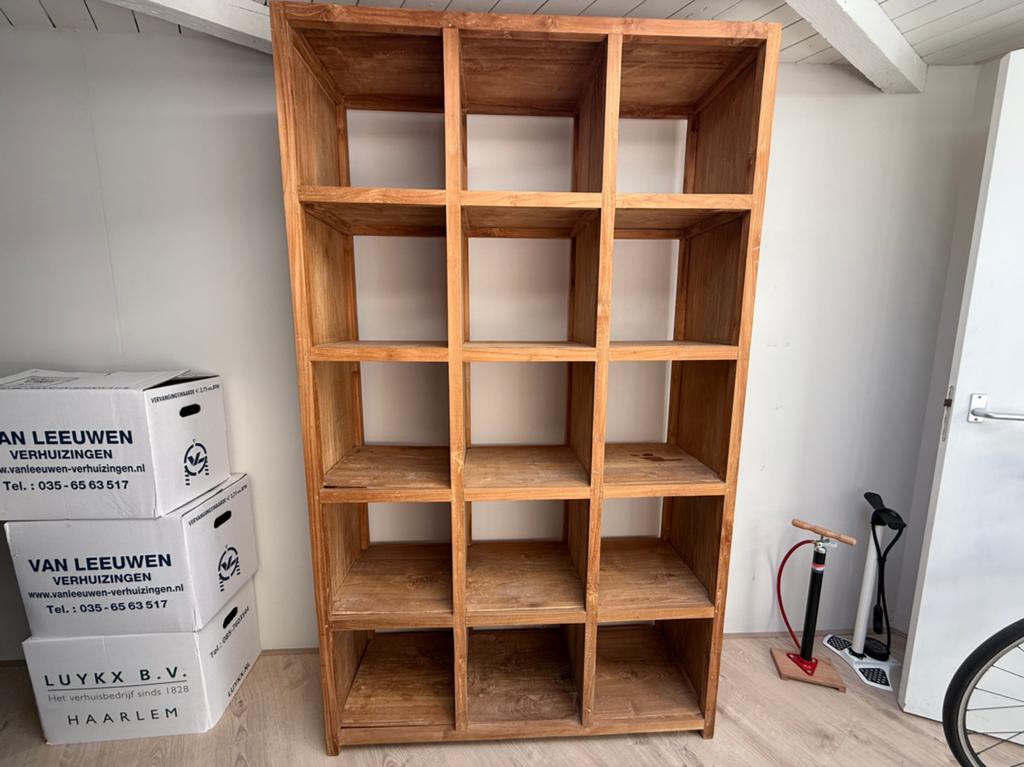 Hardhouten boekenkast met vakken, Huis en Inrichting, Kasten | Boekenkasten, Ophalen, Zo goed als nieuw, 25 tot 50 cm, 200 cm of meer