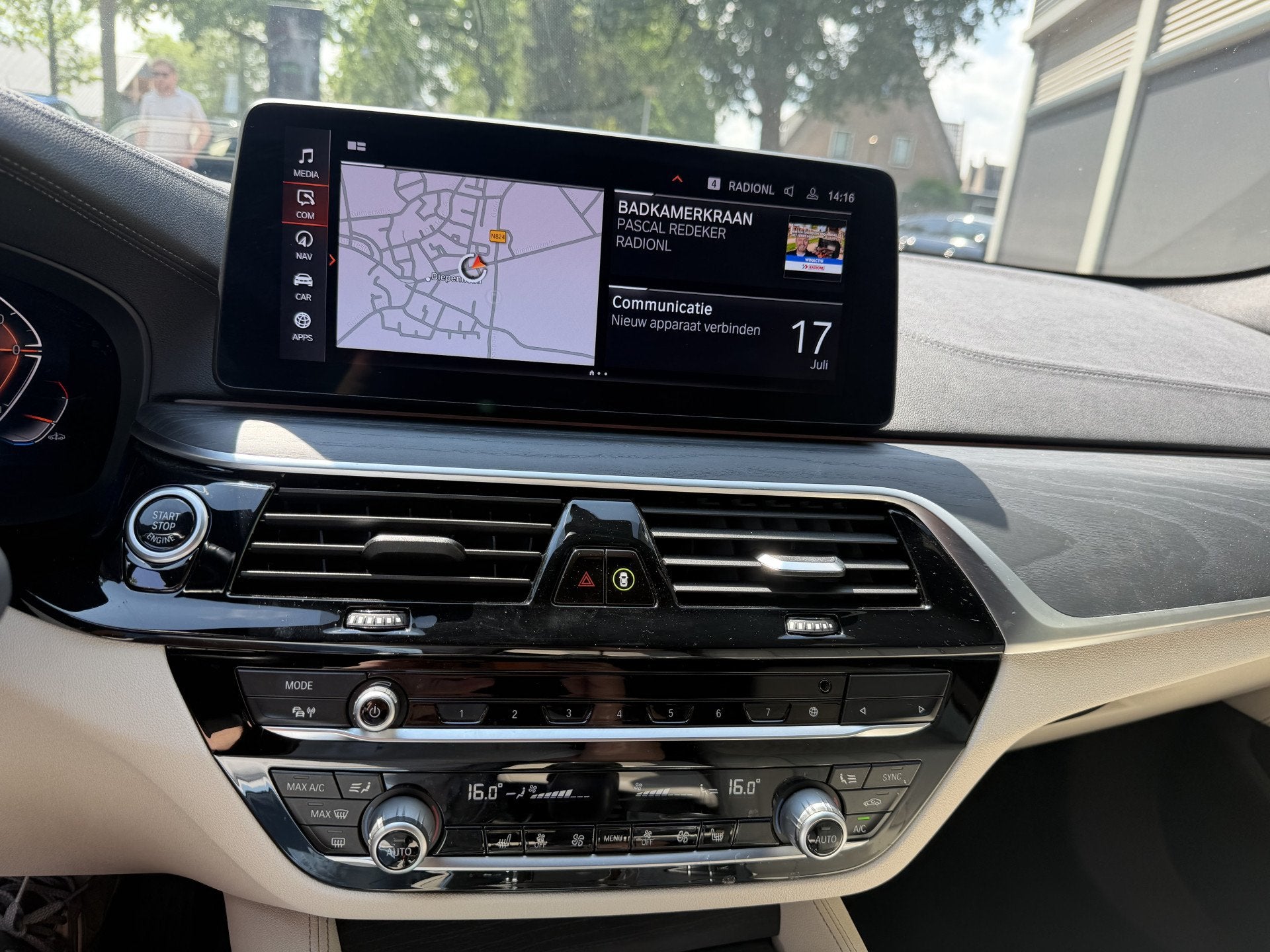 Foto 94 van BMW 5 Serie Touring 520i High Executive | Pano | Leder | 04-