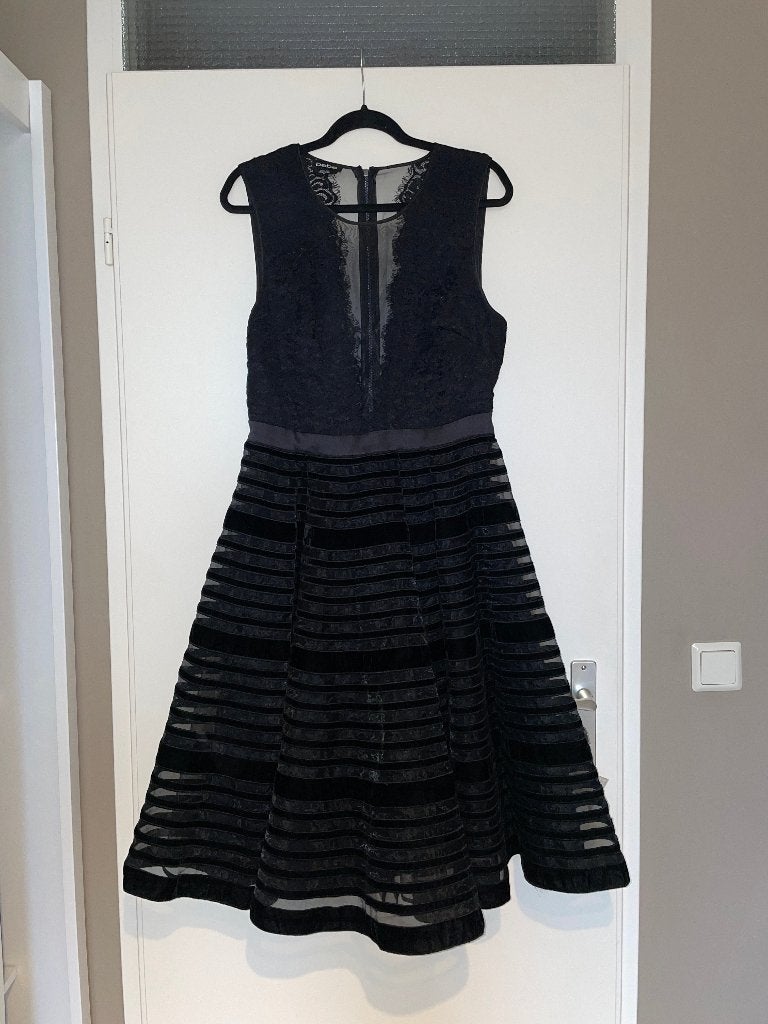 BEBE zwarte velvet mesh sexy petticoat gala jurk dress mt 42, Zwart, Maat 42/44 (L), Ophalen of Verzenden, Zo goed als nieuw