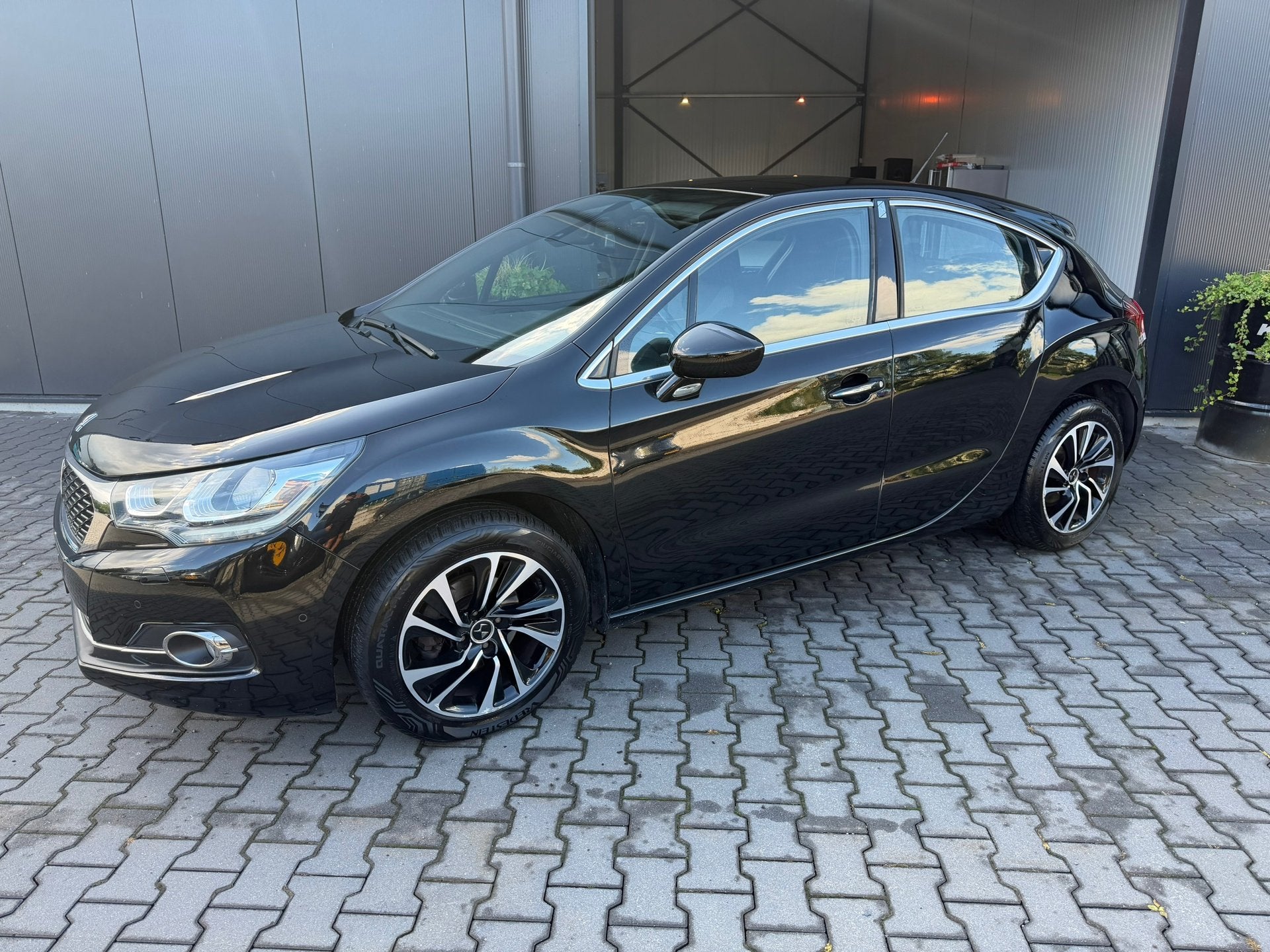 DS 4 Crossback 1.2 PureTech Business, Auto's, DS, Stof, Gebruikt, 1199 cc, Automatische klimaatregeling