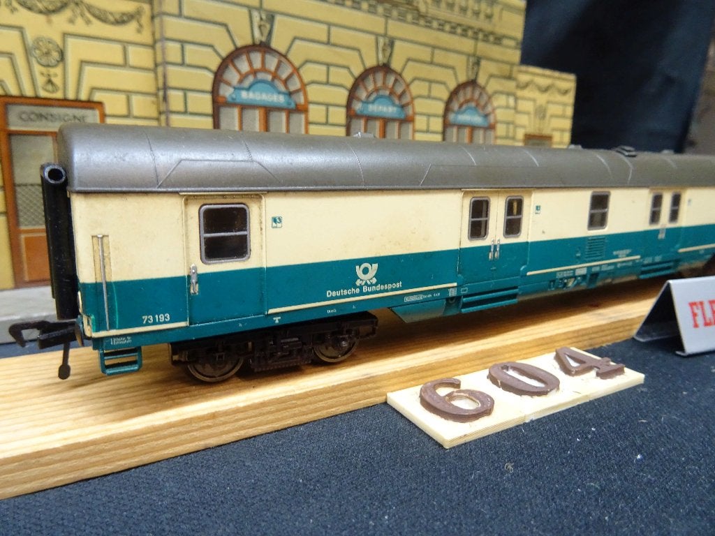 604=Fleischmann bagage wagen van de Duitse posterijen.299, Gebruikt, Gelijkstroom, Fleischmann, Wagon