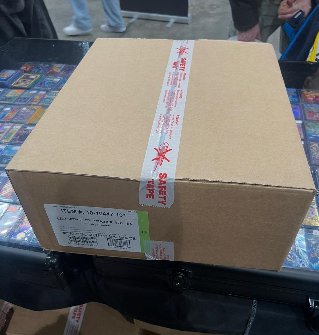 Pokémon Celebrations 30th Elite Trainer Box Case Sealed, Ophalen, Nieuw, Overige typen
