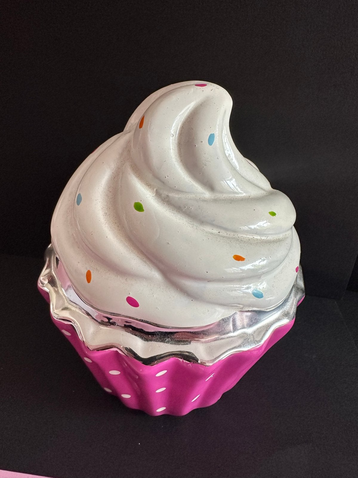 2 Leuke Cupcake Spaarpotten voor Kinderen, Ophalen of Verzenden, Gebruikt, Steen, Aardewerk of Keramiek, Overige thema's