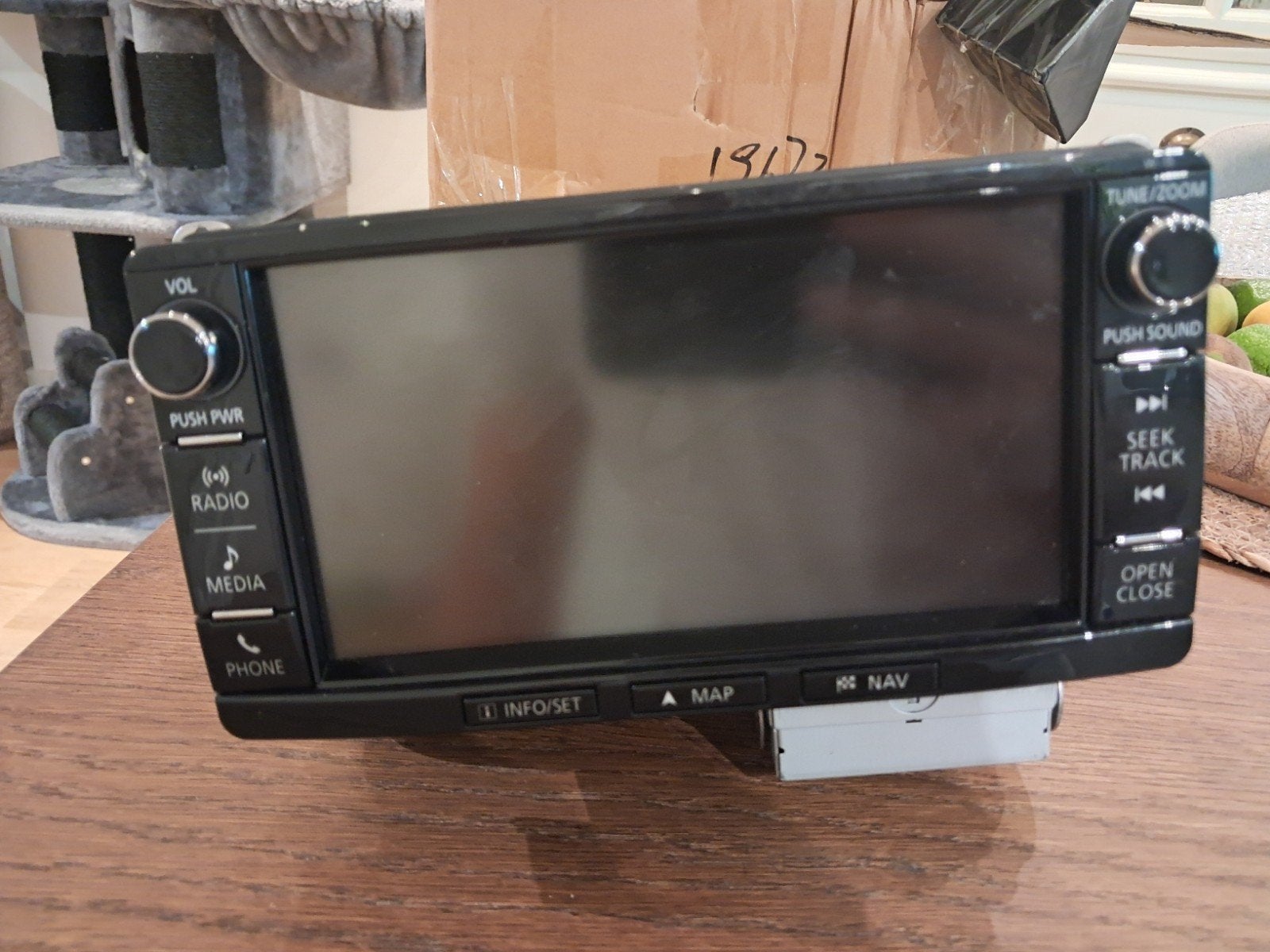 Mitsubishi Electric Navigatiesysteem 8750A569, Ophalen
