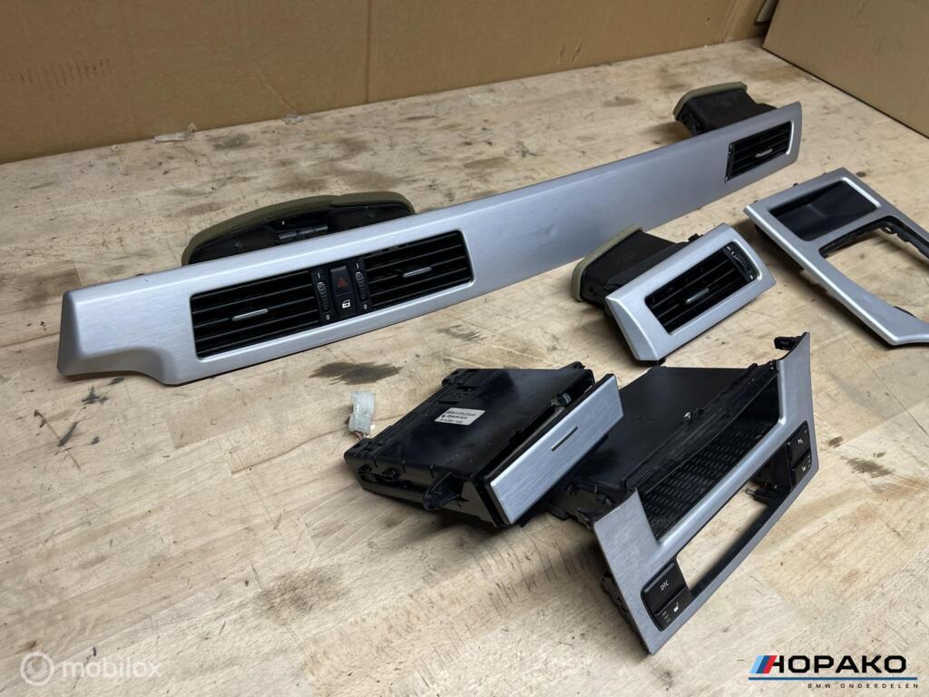 Interieurlijsten set BMW 5 serie E60 E61 M sport aluminium, Auto-onderdelen, Interieur en Bekleding, Gebruikt, Einsteinlaan 5 rijswijk