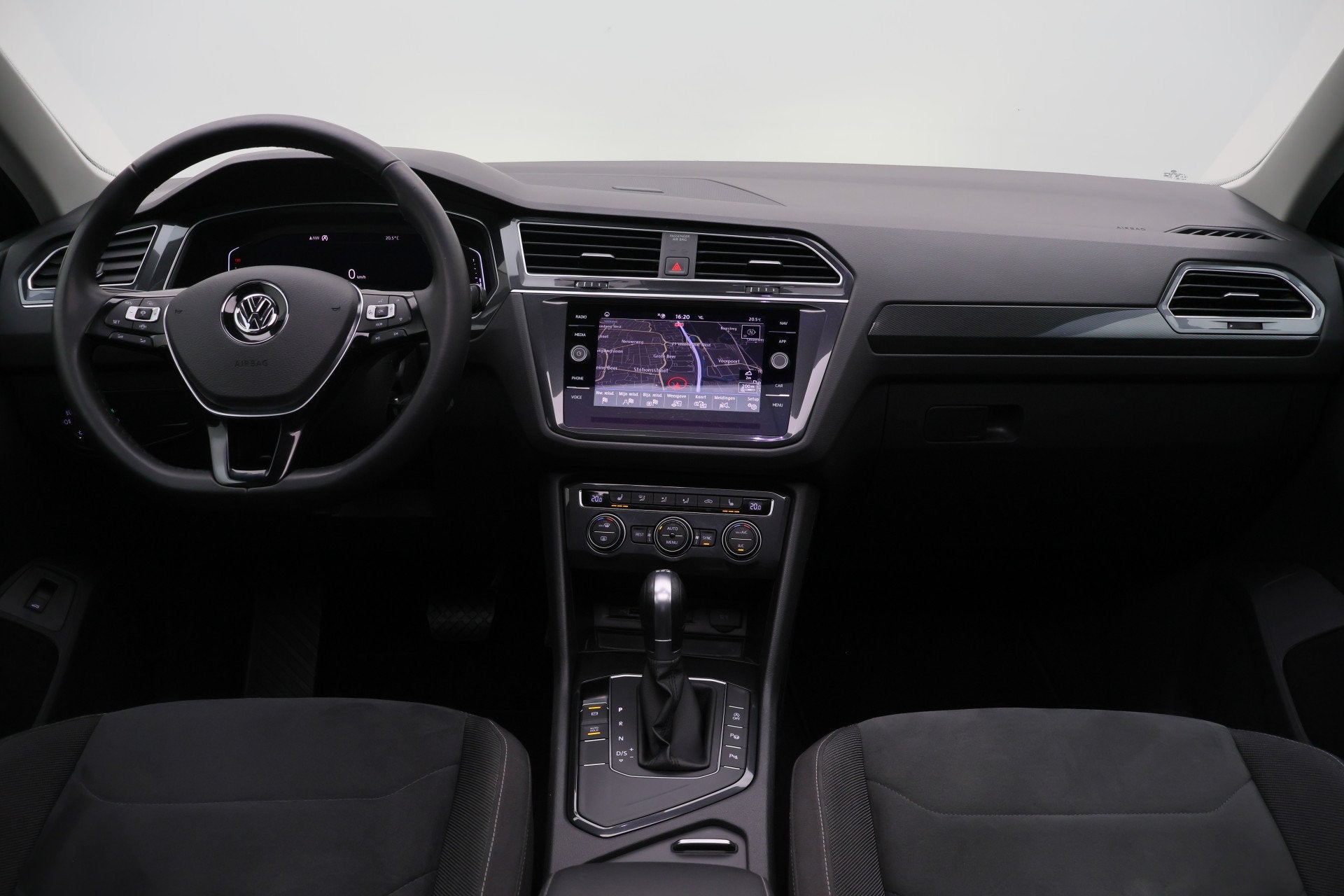 Volkswagen Tiguan 1.5 TSI ACT Highline Panoramadak, Virtual, Stof, 150 pk, Origineel Nederlands, SUV of Terreinwagen