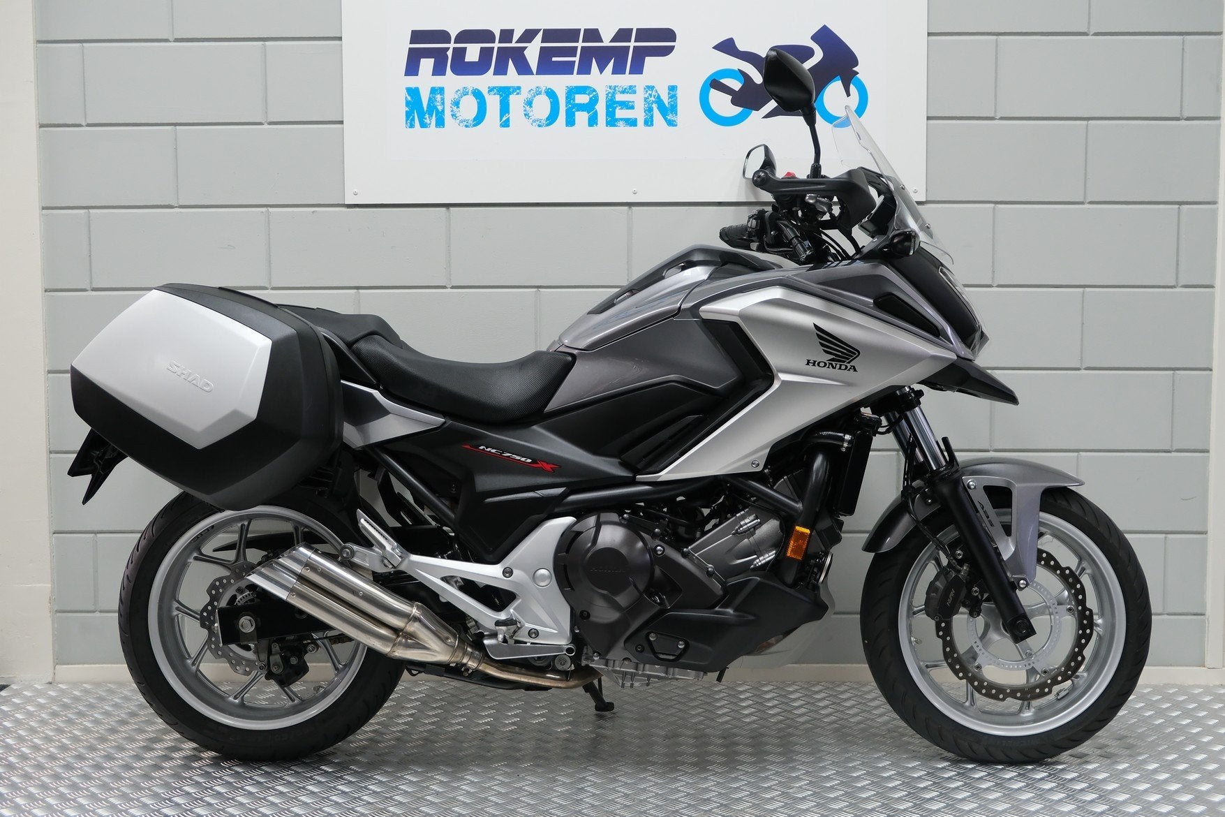 Honda NC 750 X DCT (bj 2016), Rolandkempers@msn.com, Toermotor, Honda Center gmbh, Hanauer Landstrasse 222-224
D60314  FRANKFURT AM MAIN, DE