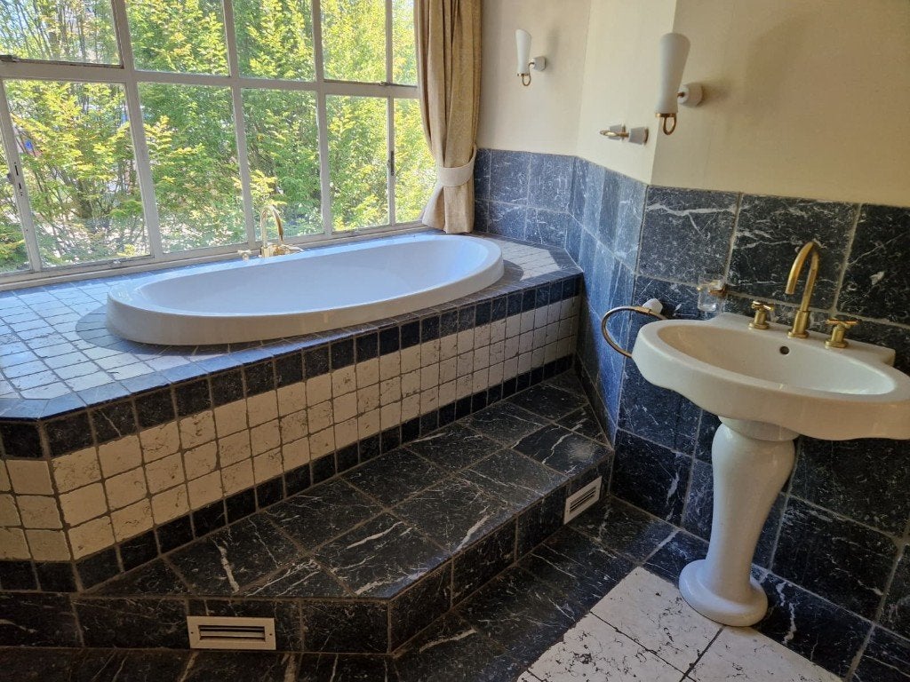 Complete luxe badkamer te koop, Huis en Inrichting, Badkamer | Complete badkamers, Ophalen, Gebruikt, Met bad