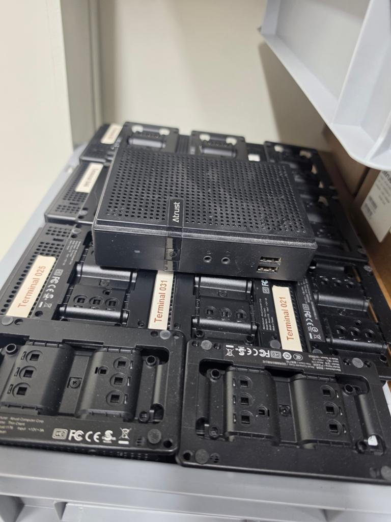 Atrust T176L Thin Client - Compacte en Efficiënte Terminal, Computers en Software, Overige Computers en Software, Gebruikt, Ophalen of Verzenden