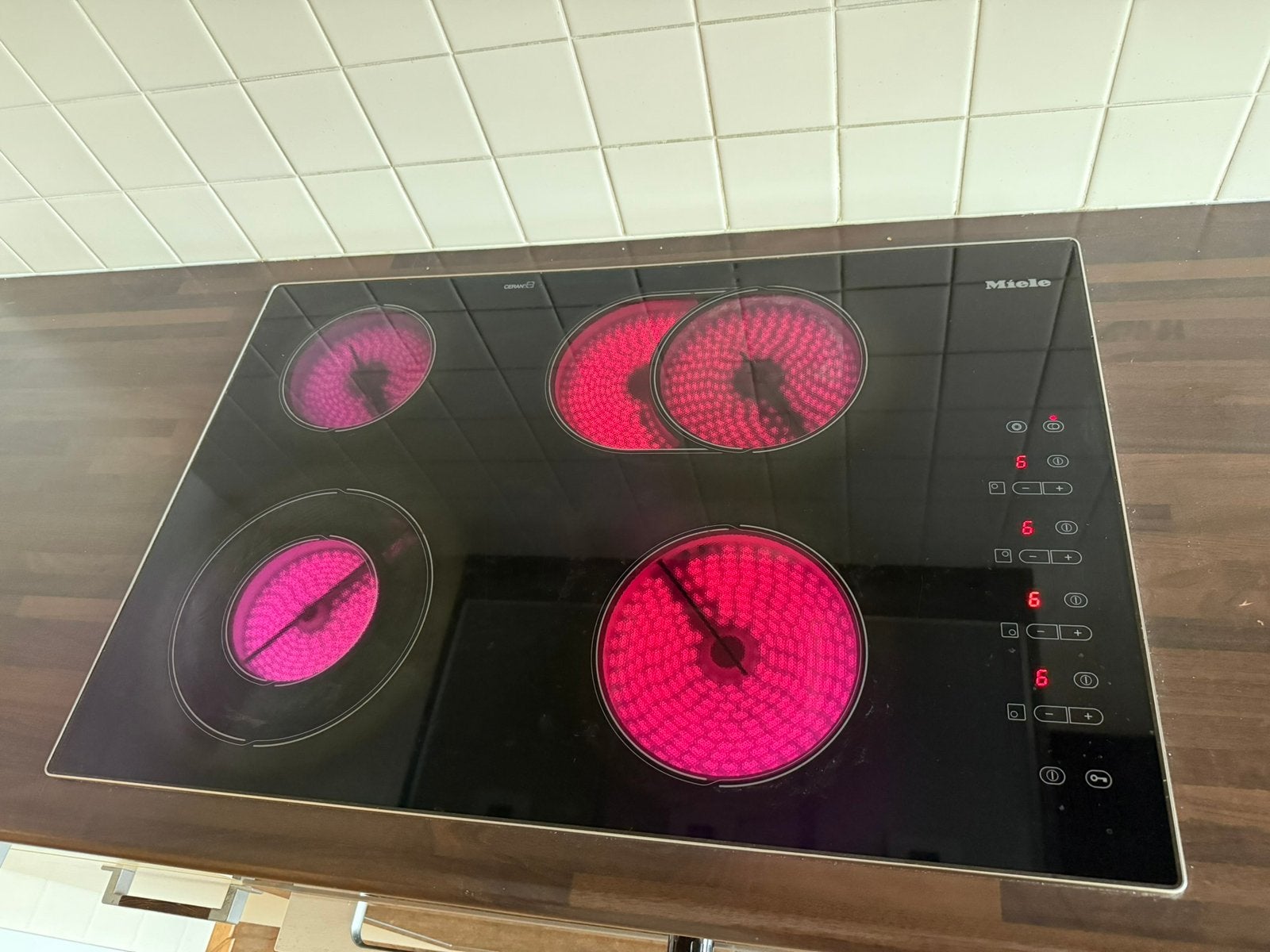 Miele keramische kookplaat / Ceran kookplaat – 4 zones, Ophalen, Keramisch, 4 kookzones, Zo goed als nieuw