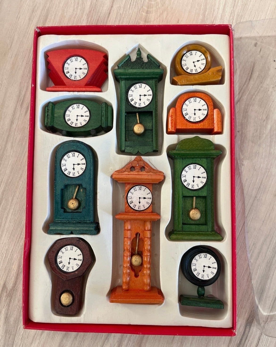 Set van 10 miniatuur klokken voor poppenhuis, Ophalen of Verzenden, Gebruikt, Decoratie
