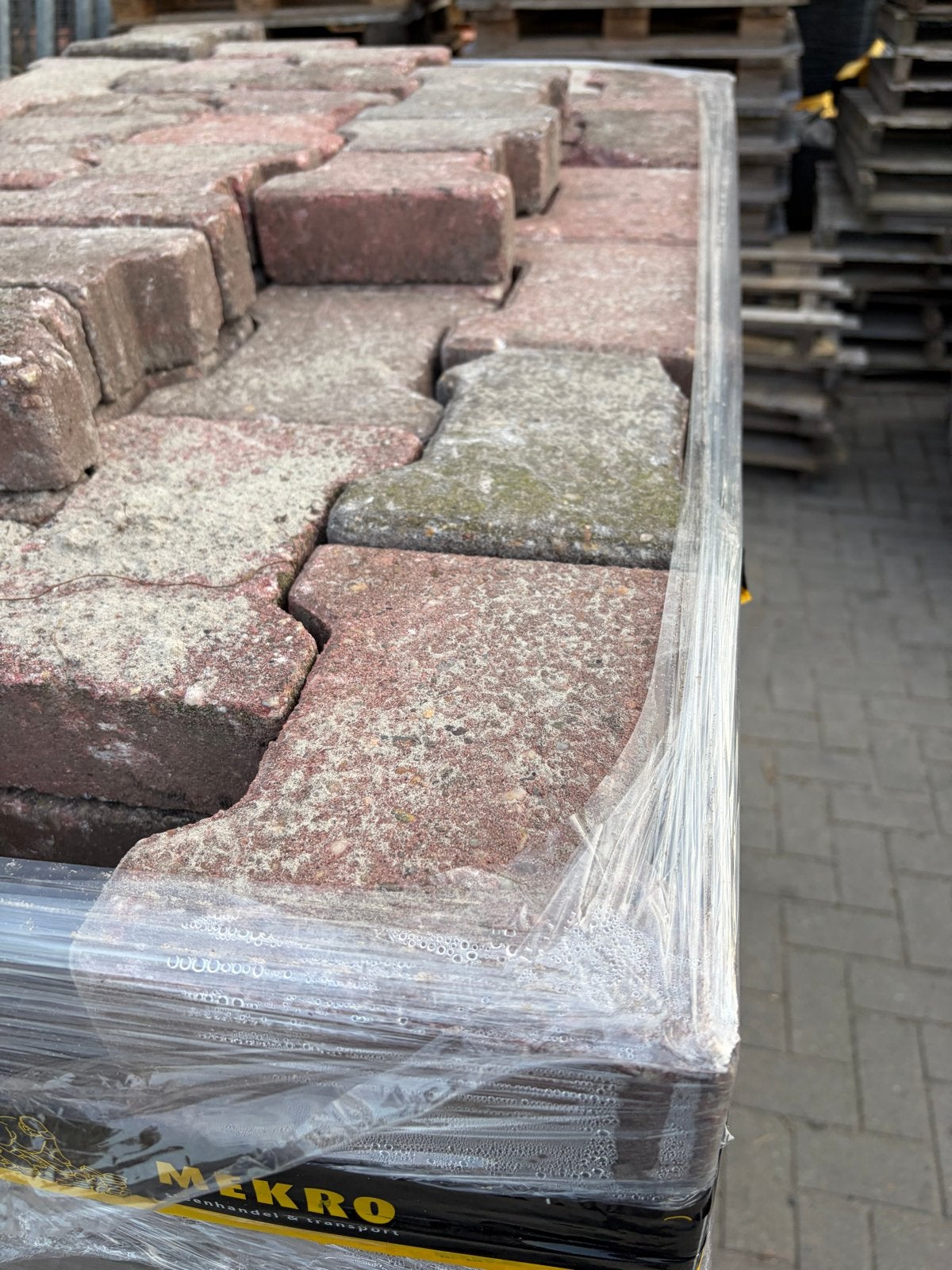 18 m2 Gebruikte H-verbandsteen rood/zwart 6 cm dik, Tuin en Terras, Ophalen of Verzenden, Gebruikt, 10 m² of meer, Klinkers
