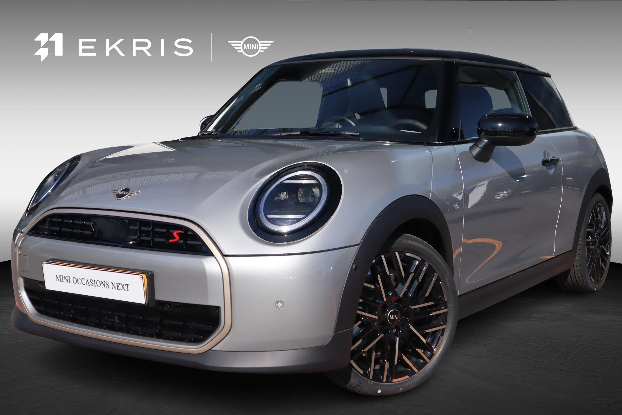 MINI 3-deurs Cooper S | Favoured Trim + Pakket M / Panoramad, Auto's, Mini, Stof, Gebruikt, Euro 6, 4 cilinders