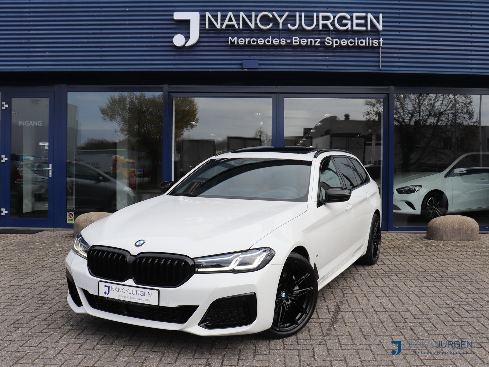 BMW 5 Serie Touring 530i xDrive |4WD | M-Sport | Pano | Luch, Auto's, BMW, Gebruikt, Euro 6, Wit, Leder