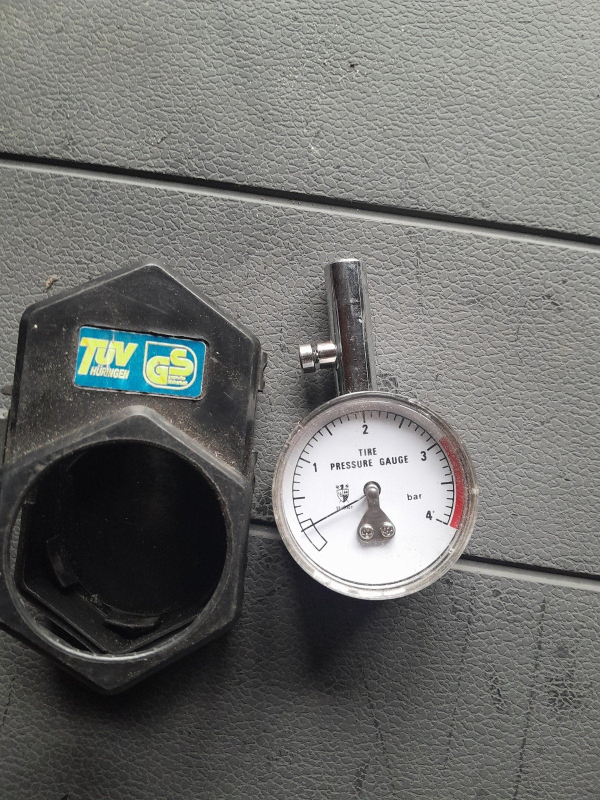 oude mechanische banden drukmeter, Ophalen