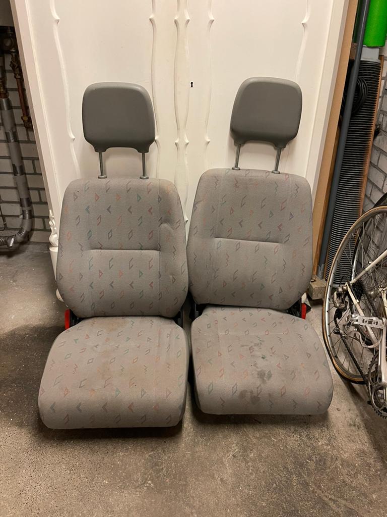 Twee voorstoelen voor Volkswagen LT 46 uit jaar 1996 tm 2006, Auto-onderdelen, Ophalen, Volkswagen