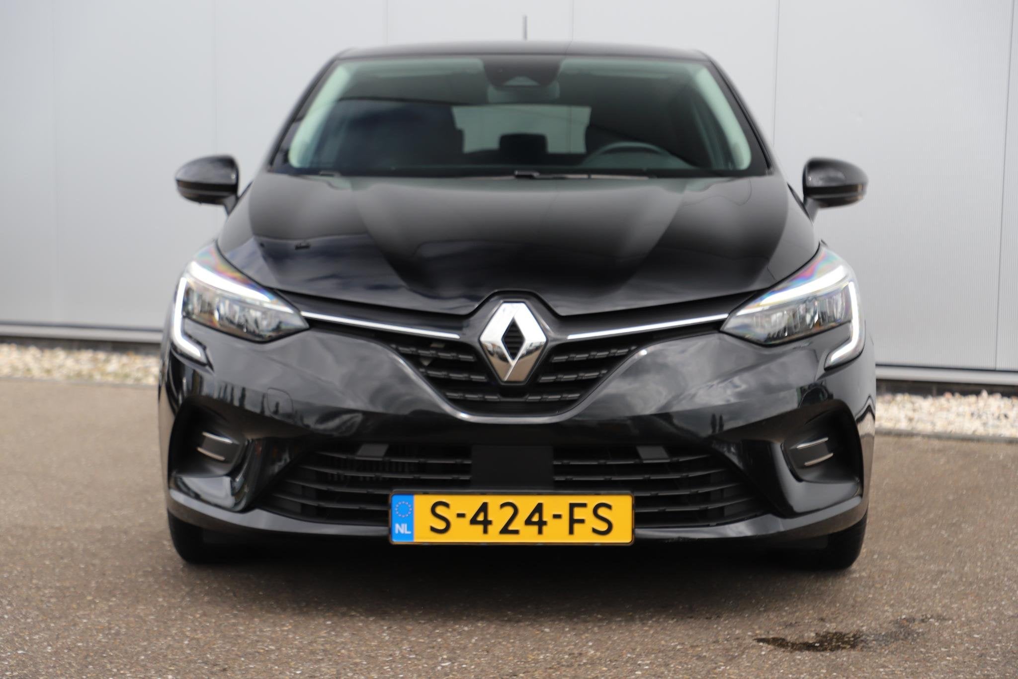 Renault Clio 1.0 TCe 90 Evolution 16 inch LMV Navigatie Carp, Auto's, Voorwielaandrijving, Gebruikt, Euro 6, 580 kg