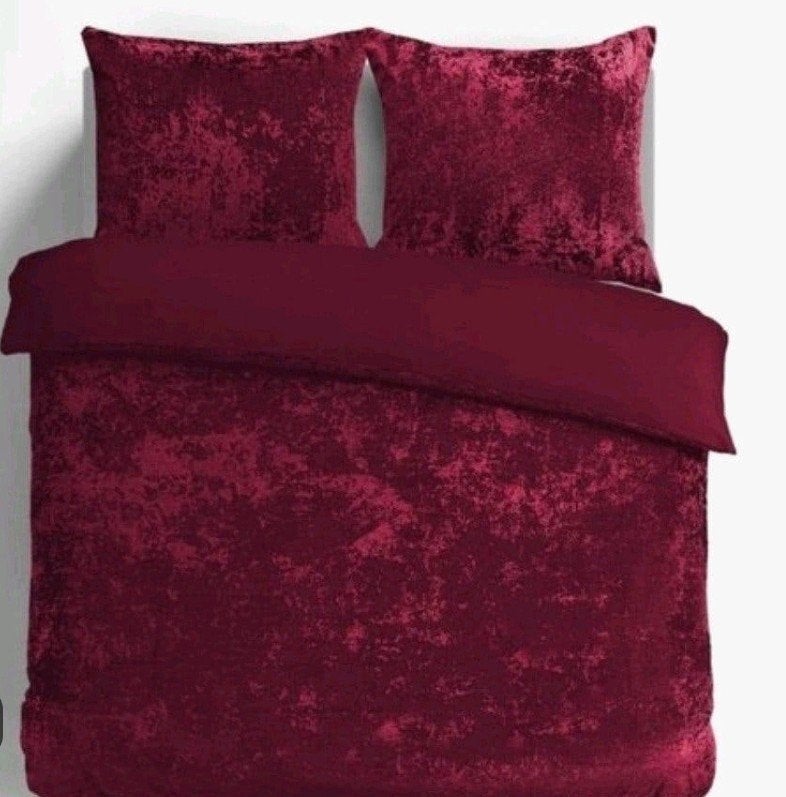 Manilla Crushed Velvet Dekbedovertrek Ruby Wine 240x200/220, Inclusief kussenslopen, Dekbedovertrek, Onbekend, Ophalen of Verzenden