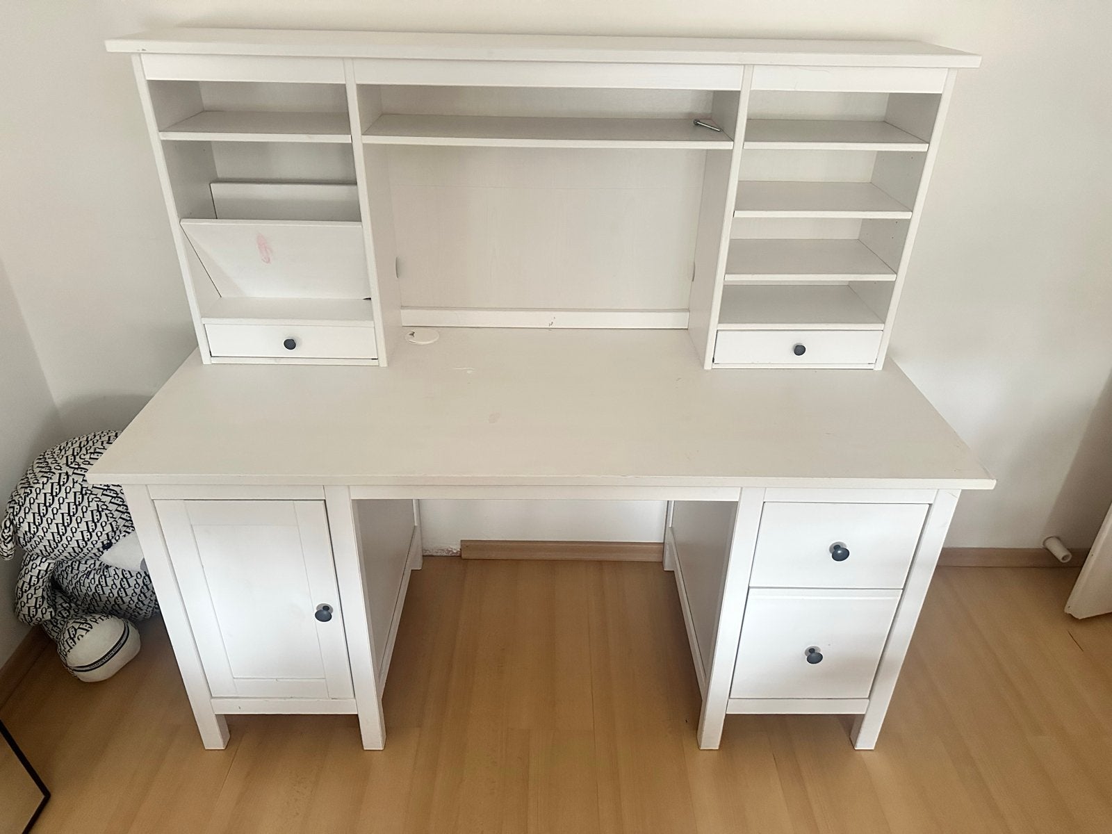 Wit houten bureau met opbouw en lades, Huis en Inrichting, Bureaus, Ophalen, Kinderbureau, Zo goed als nieuw, Wit