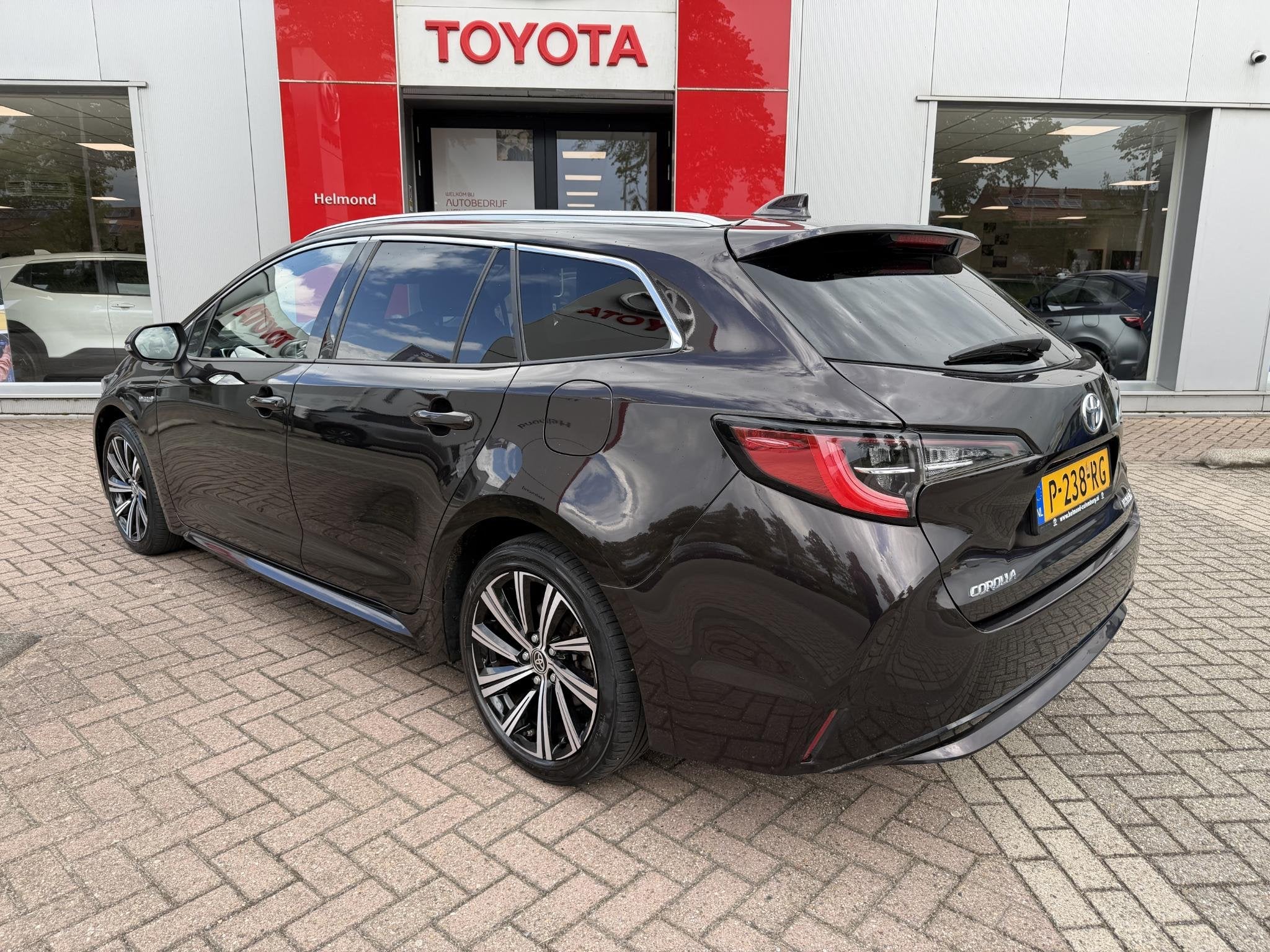 Foto 3 van Toyota Corolla Touring Sports 1.8 Hybrid Dynamic 1e eigenaar