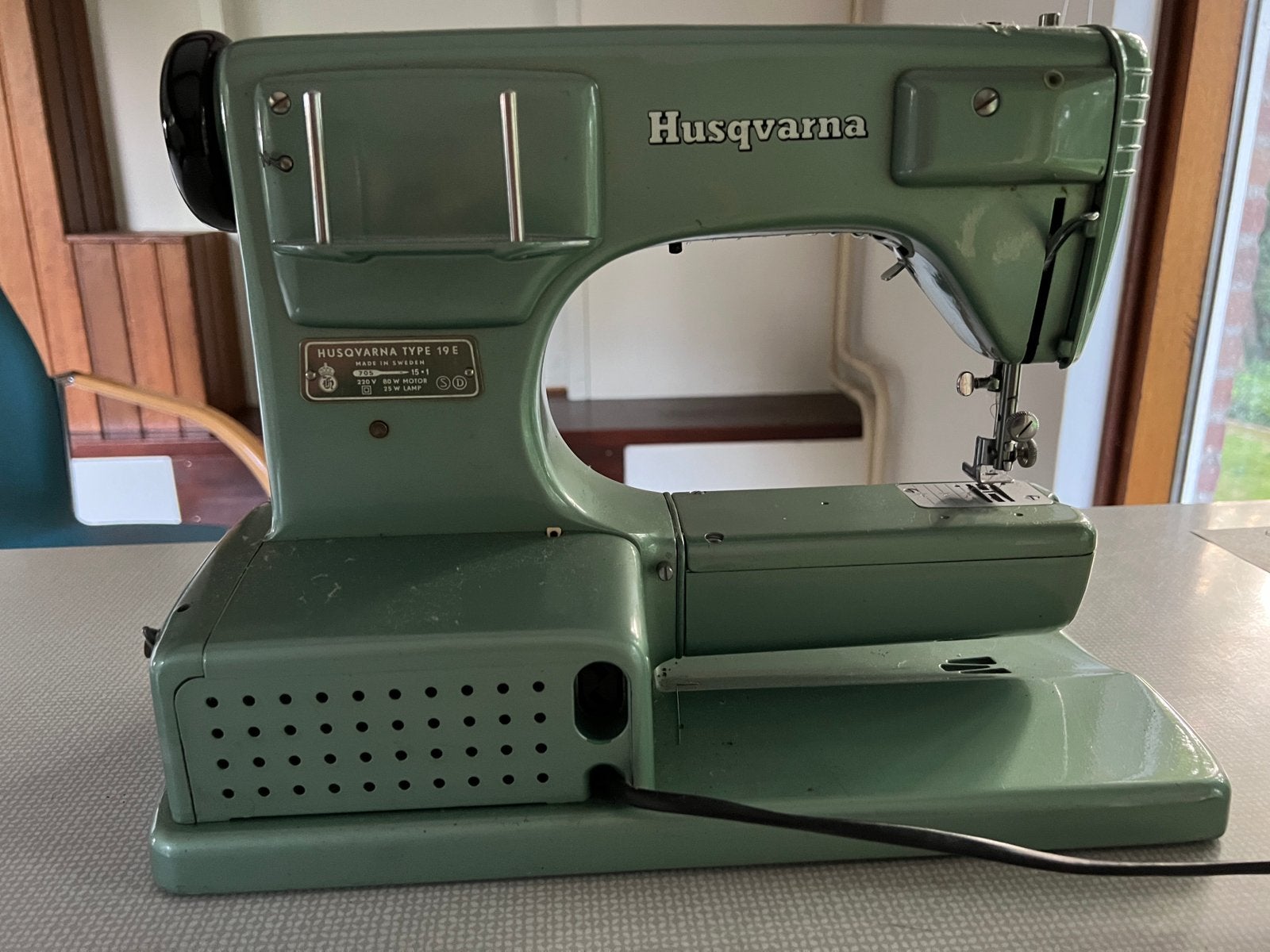 Husqvarna naaimachine met originele koffer, Ophalen, Gebruikt, Paspop