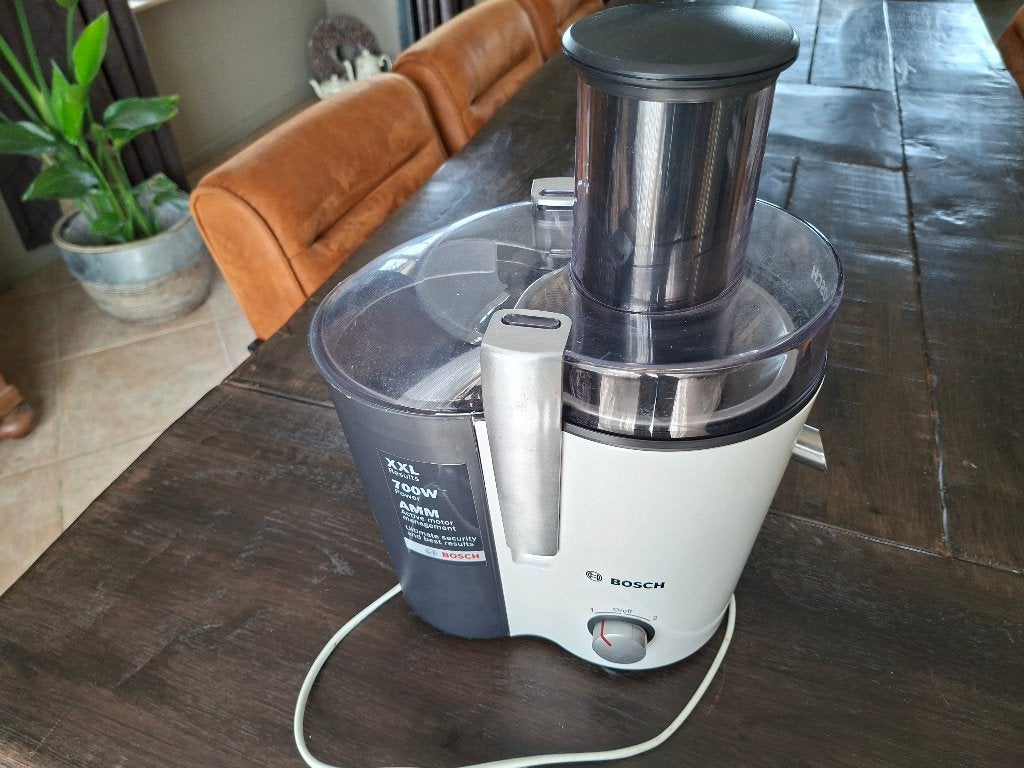 Bosch sapcentrifuge, Ophalen of Verzenden, Zo goed als nieuw, Elektrisch, Sapcentrifuge