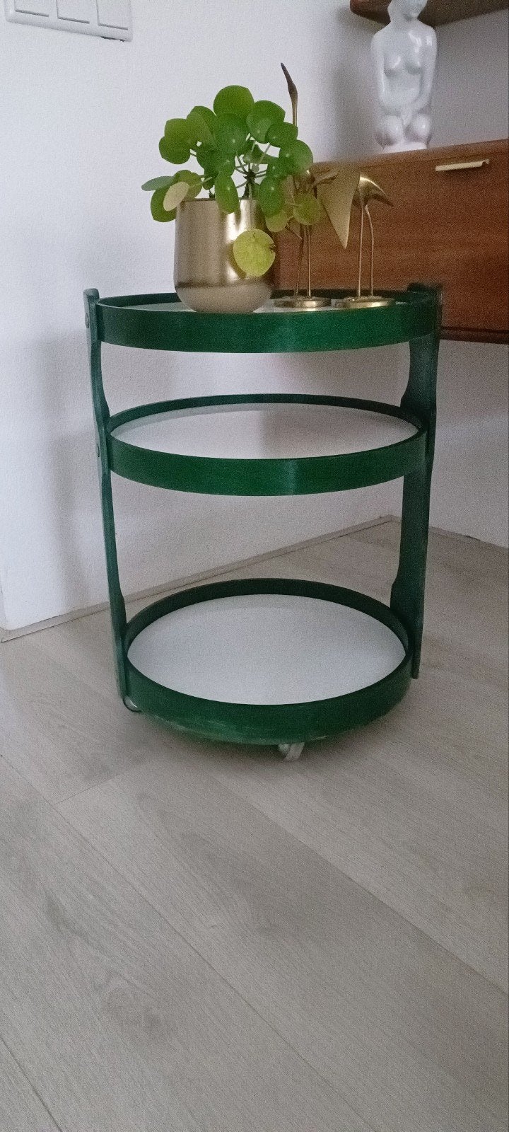 Vintage Groene Trolley Bijzettafel met Drie Lagen, Huis en Inrichting, Tafels | Bijzettafels, Minder dan 55 cm, Gebruikt, Metaal of Aluminium