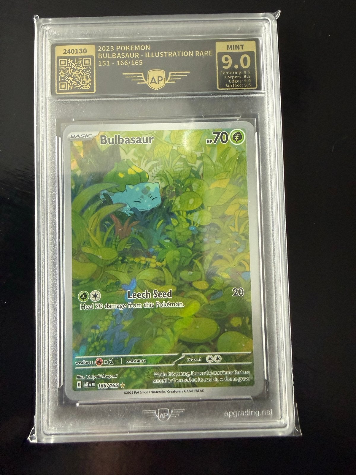 AP Graded Bulbasaur 166/165 MEW 151 - Mint 9.0, Ophalen of Verzenden, Zo goed als nieuw, Losse kaart