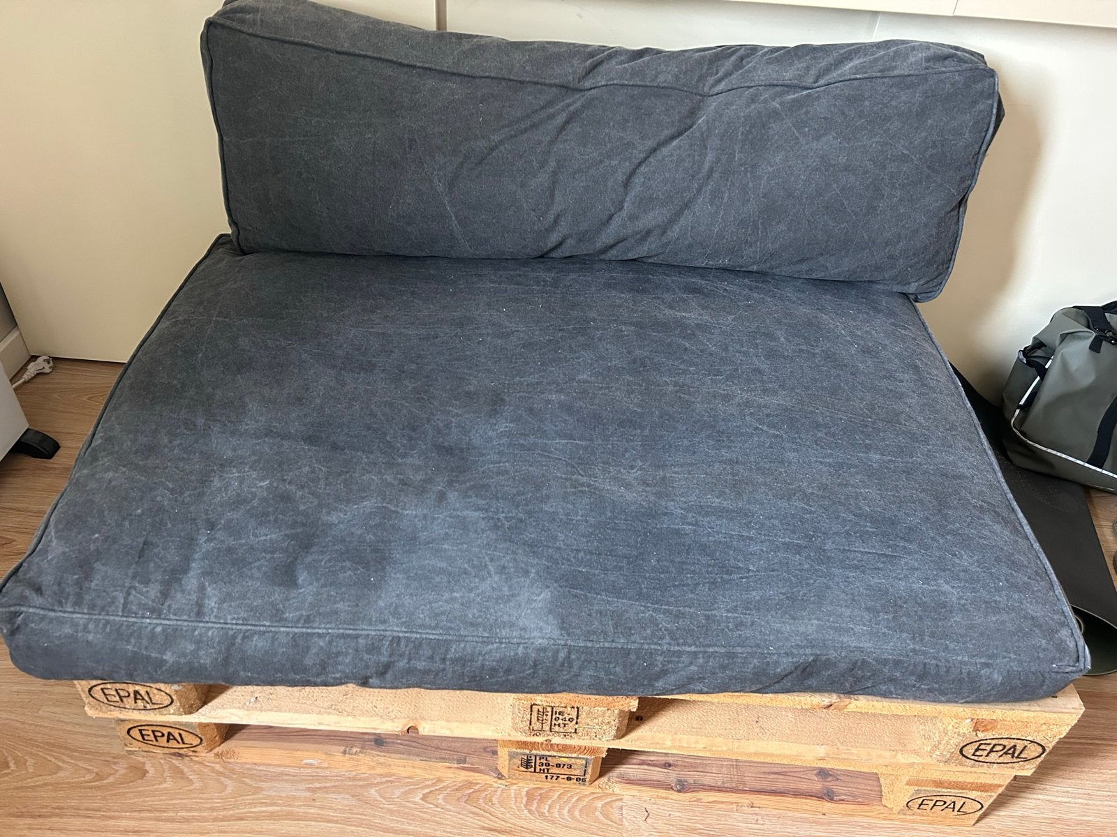 Palletbank met kussens - Grijs - Zo goed als nieuw, Ophalen, 100 tot 125 cm, Zo goed als nieuw, 75 tot 100 cm