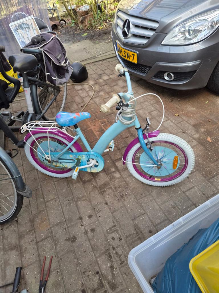 Kinderfiets 18 inch - Blauw/Paars met Frozen thema, Ophalen, Gebruikt, 16 tot 20 inch