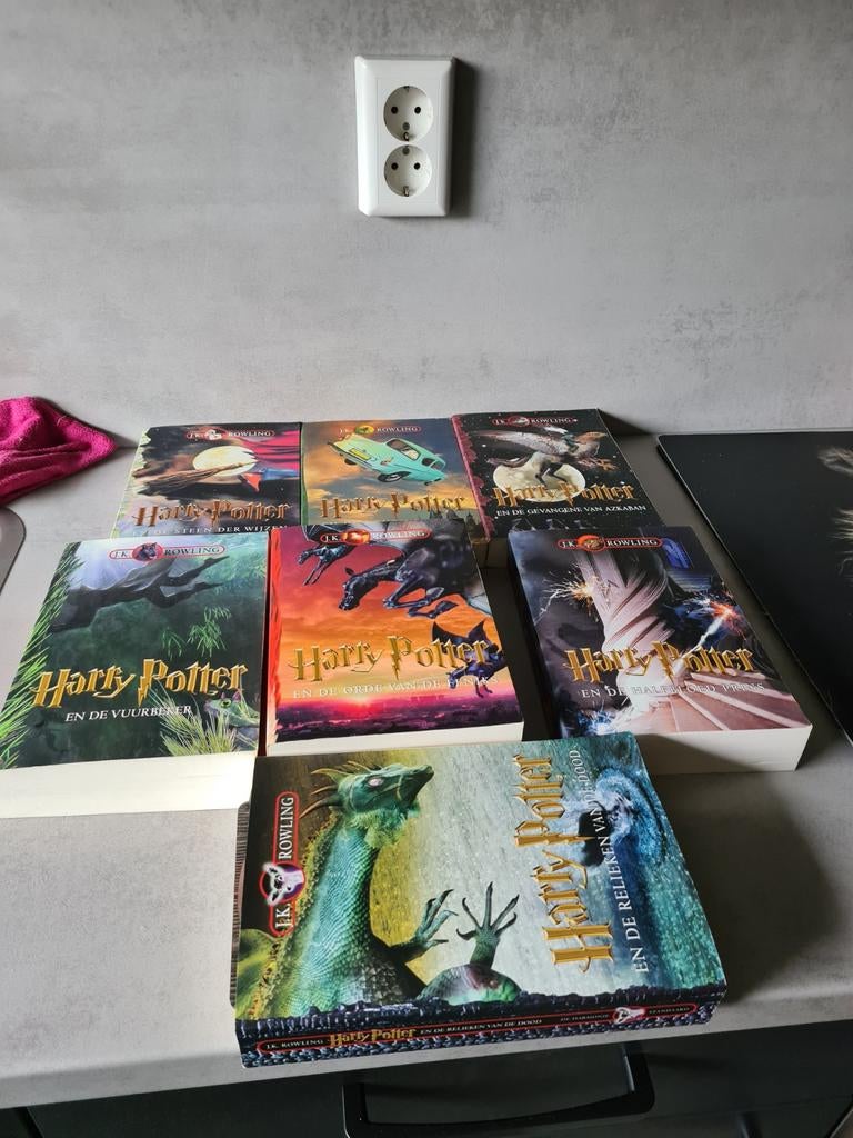 Harry Potter complete serie 7 delen - Nederlands, Ophalen of Verzenden