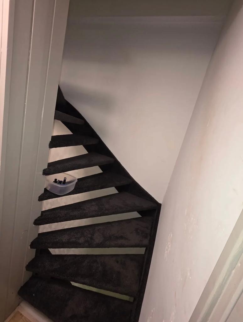 Tapijt stoffering voor op uw dichte trap en open trap luxe, Crème, 75 m² of meer, Nieuw, Ophalen of Verzenden