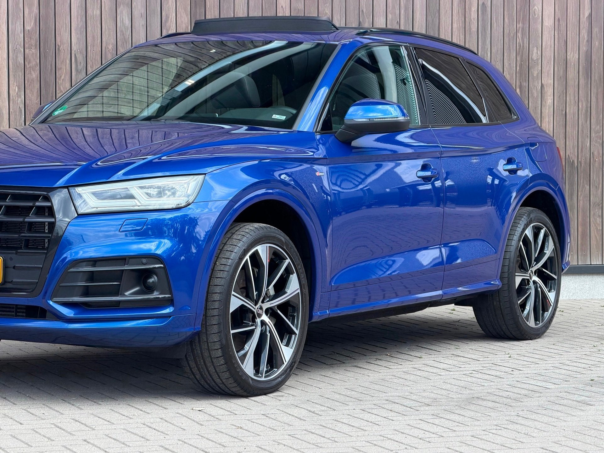 Audi Q5 55 TFSI e quattro S-Line / Pano / ACC / Dodehoek /, Auto's, Audi, Automaat, Zwart, 4 cilinders, Blauw