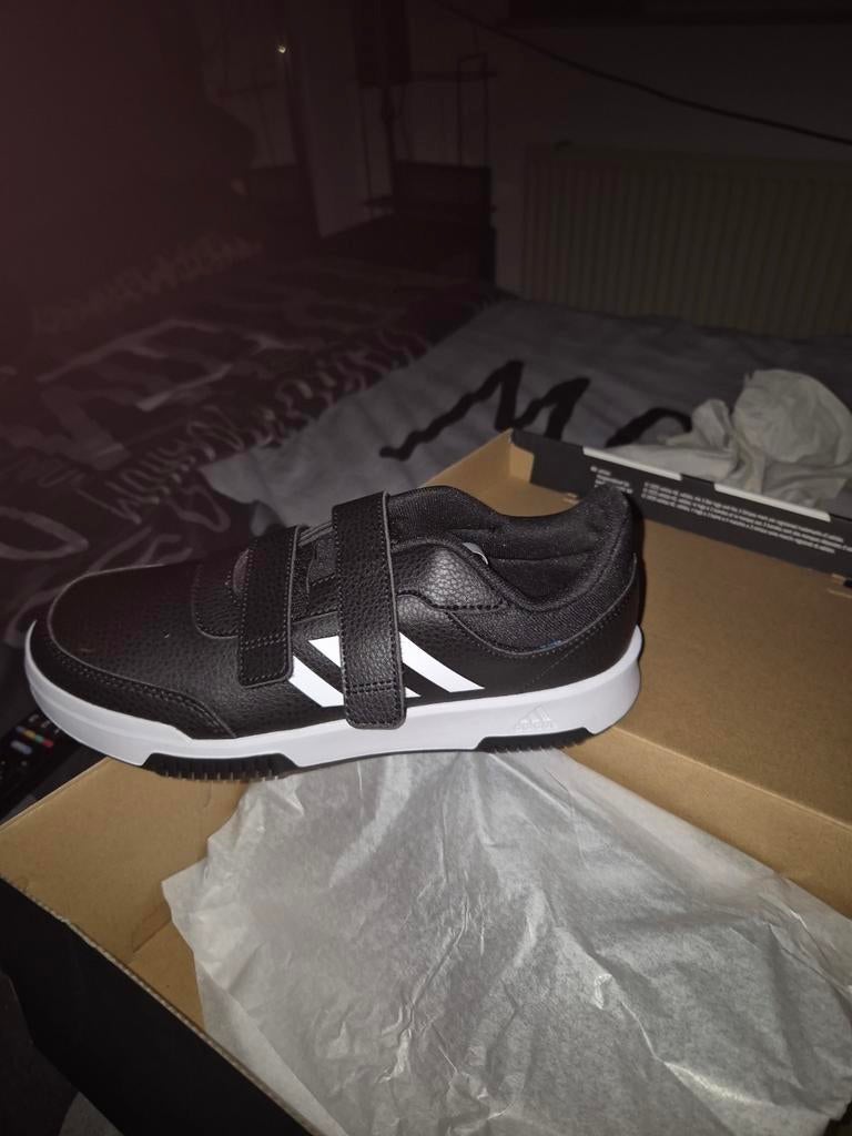 Adidas sneakers maat 40 - Nieuw, alleen gepast, Kleding | Heren, Schoenen, Ophalen of Verzenden, Zo goed als nieuw, Zwart, Sneakers of Gympen