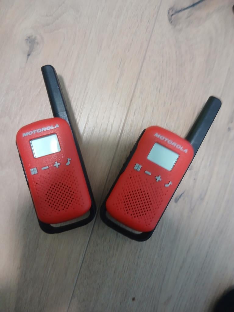 Motorola walkie talkies, Ophalen