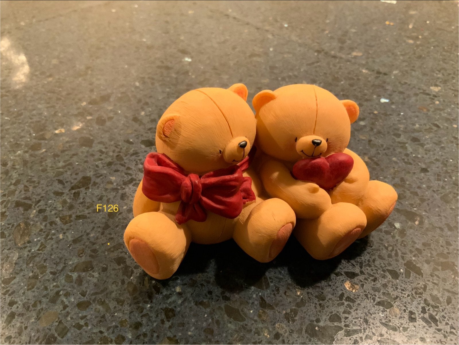 Forever Friends Beeldje - Twee Knuffelende Beren, Ophalen of Verzenden, Zo goed als nieuw, Dier