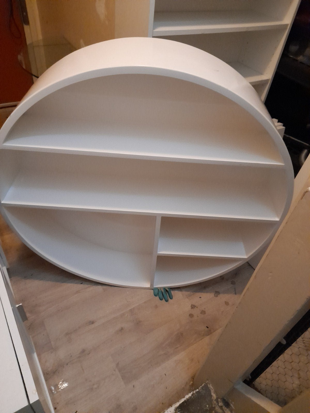 Moderne hoogglans witte hangkast - Ø 110 cm, Ophalen, Zo goed als nieuw