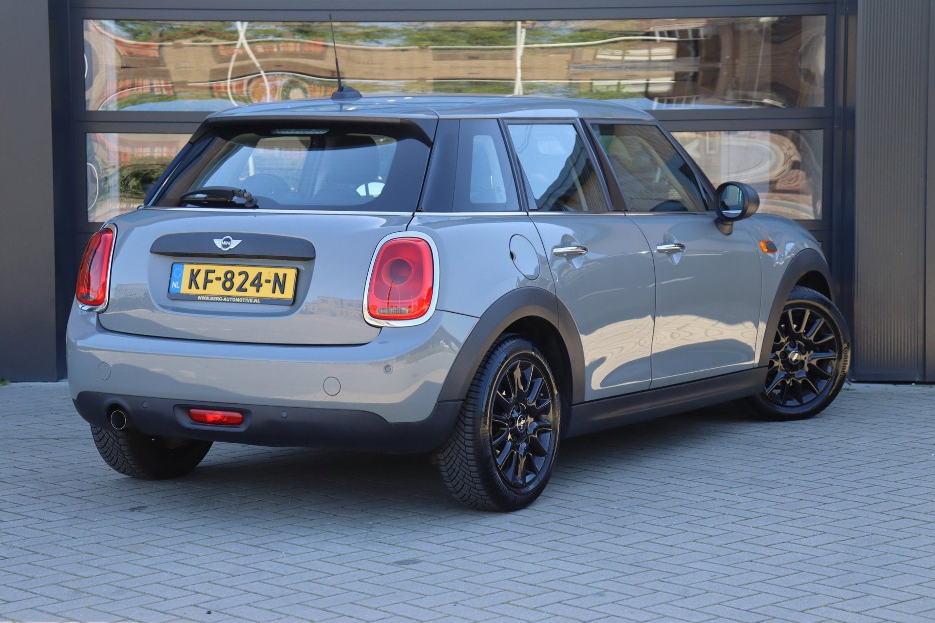 Mini Mini 1.5 One D Business | NAP | Navi | Cruise | Airco |, Voorwielaandrijving, Stof, Gebruikt, Euro 6